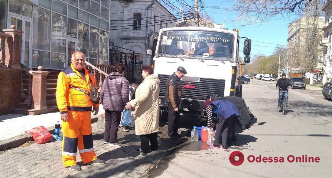 Жители Николаева получили воду из Одессы