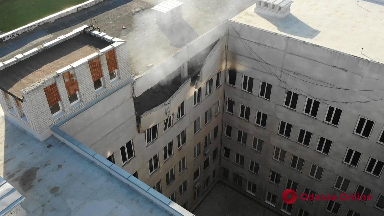 В Харькове рашисты обстреляли больницу и жилые дома