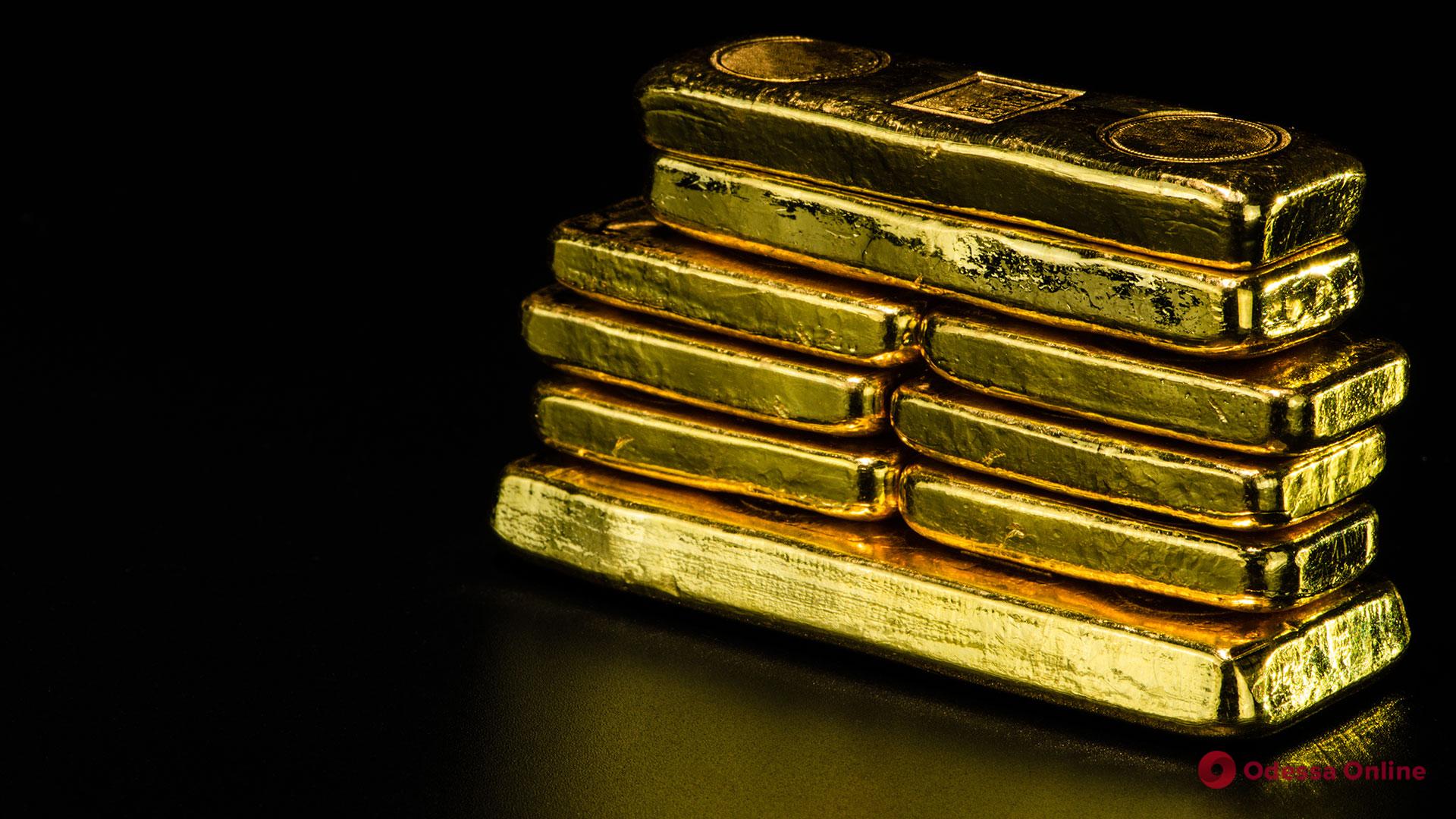 На нужды ВСУ передали 48 кг золота, конфискованного у экс-министра