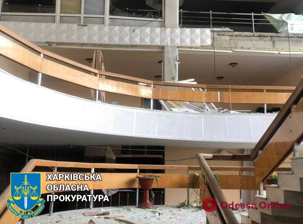 В Харьковской области оккупанты нанесли ракетный удар по Дворцу культуры (фото, видео)