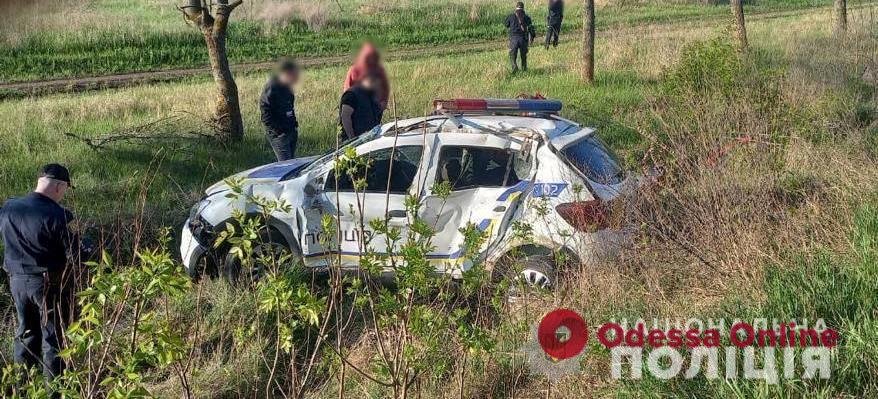 На трассе в Одесской области фура столкнулась с полицейским автомобилем