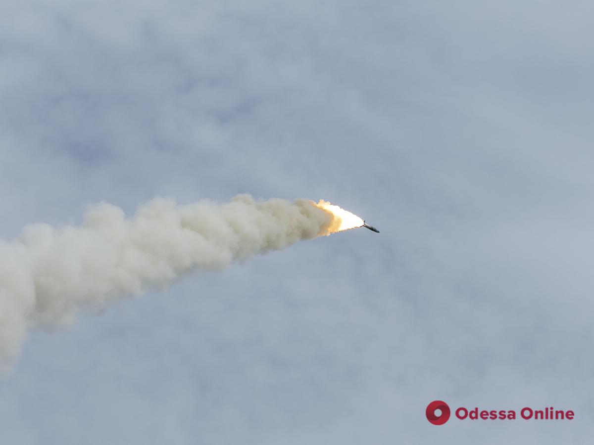 Рашисти нанесли ракетний удар по об’єкту критичної інфраструктури на Одещині
