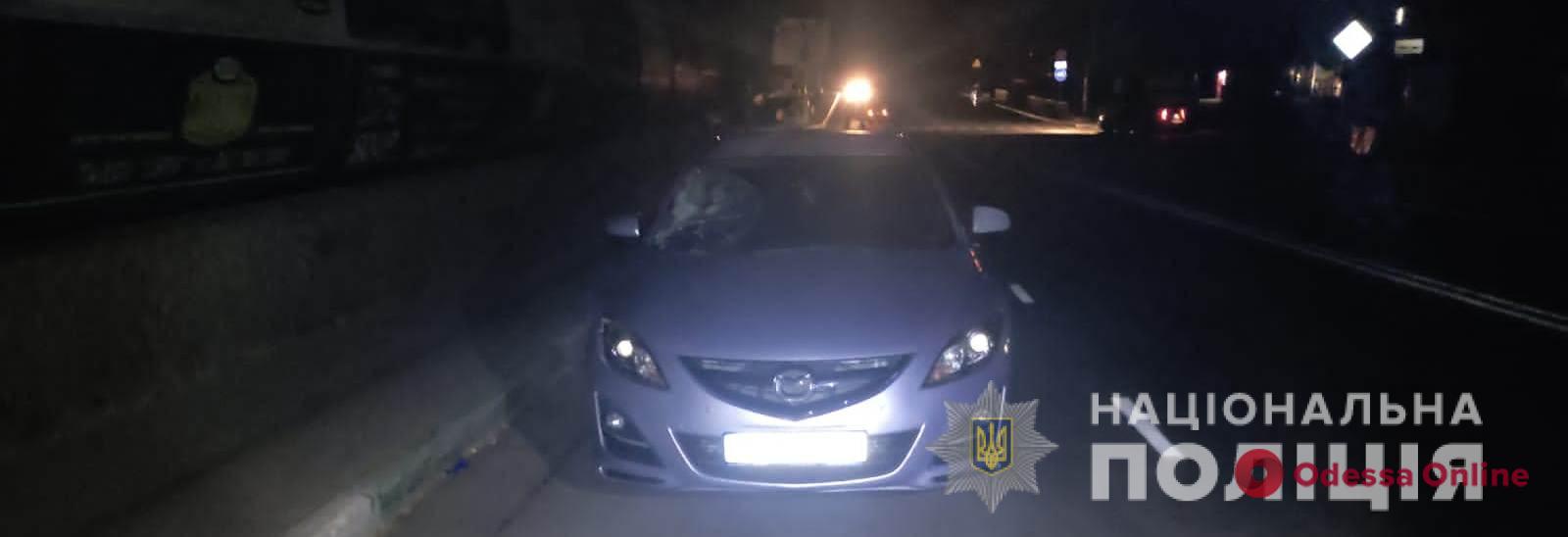 В Черноморске Mazda сбила 22-летнюю девушку