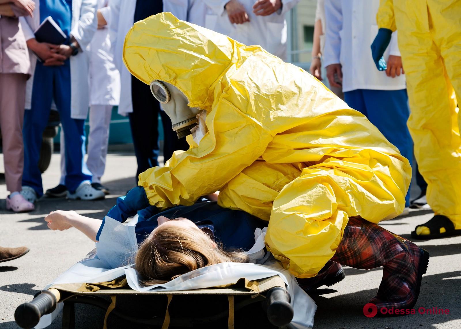 Одесских медиков обучили оказывать помощь пострадавшим от химической атаки