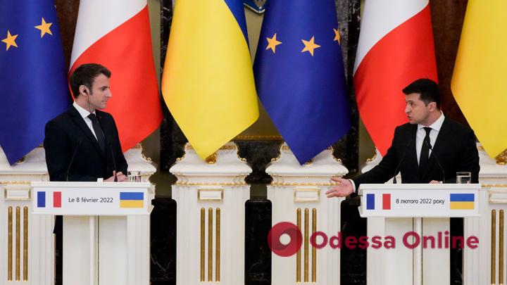 Макрон: заявка Украины на вступление в Евросоюз будет рассмотрена в июне