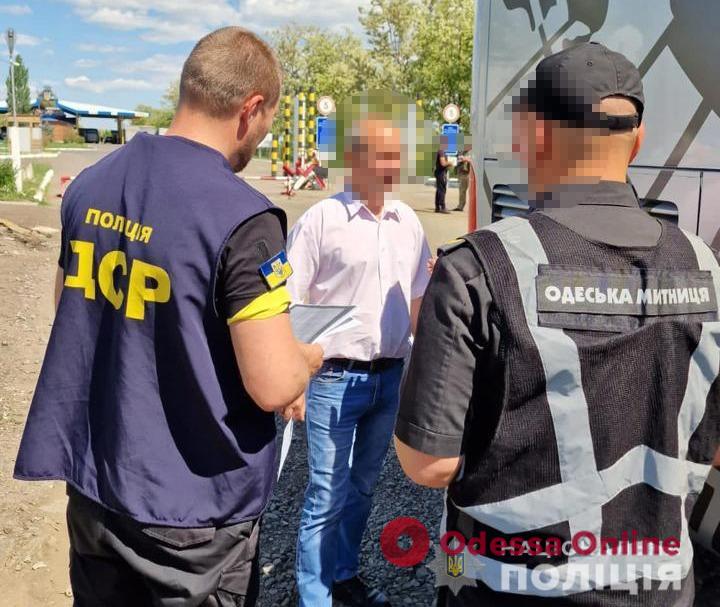 Фиктивная «гуманитарка»: одесские правоохранители разоблачили схему ввоза продуктов под видом гуманитарной помощи