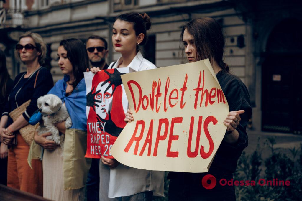 «Изнасилование – это военное преступление»: в Кракове прошла акция протеста возле консульства россии (фоторепортаж)