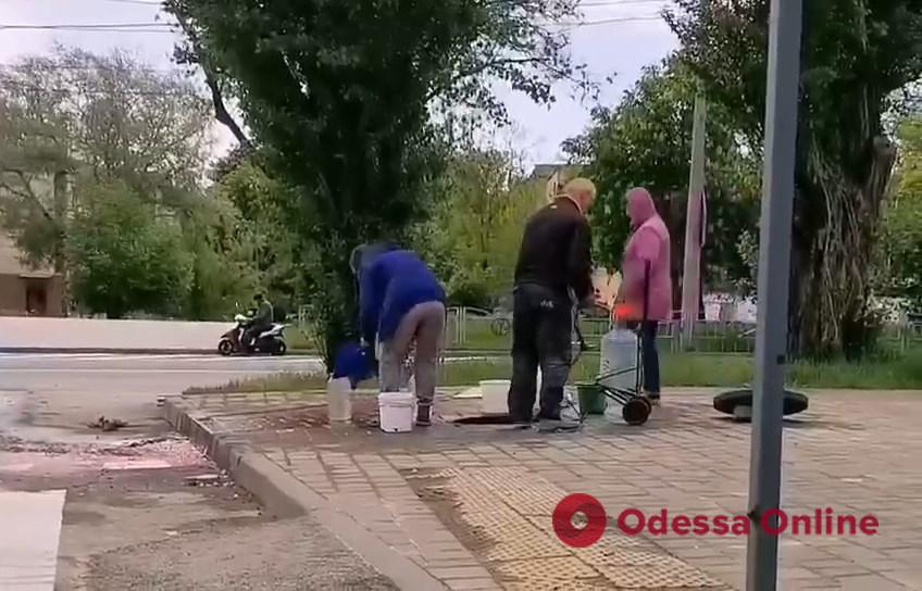 Российские оккупанты пытаются затопить Мариуполь