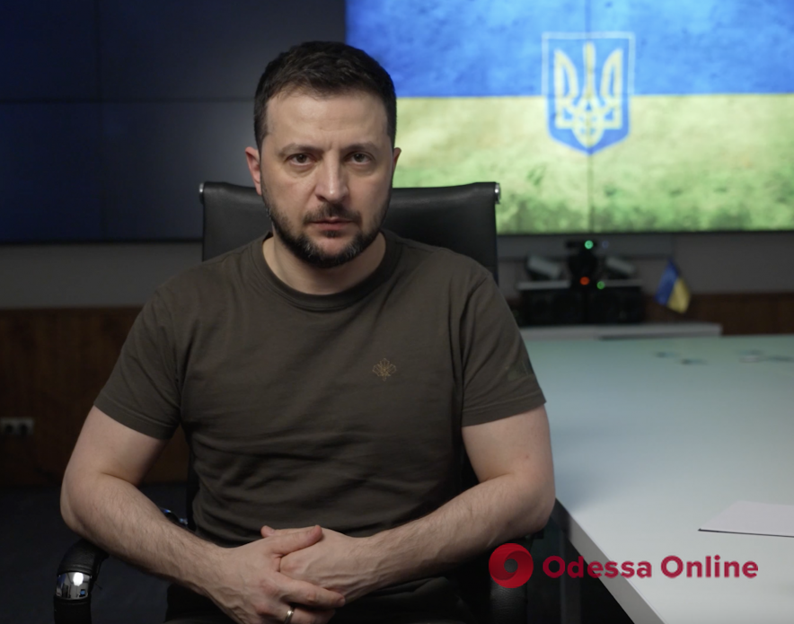 Зеленский постановил признать никчемными указы путина об аннексии украинских территорий