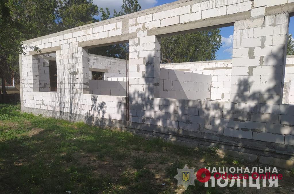 В Одесской области директор строительной фирмы присвоил бюджетные средства, выделенные на строительство медучреждения