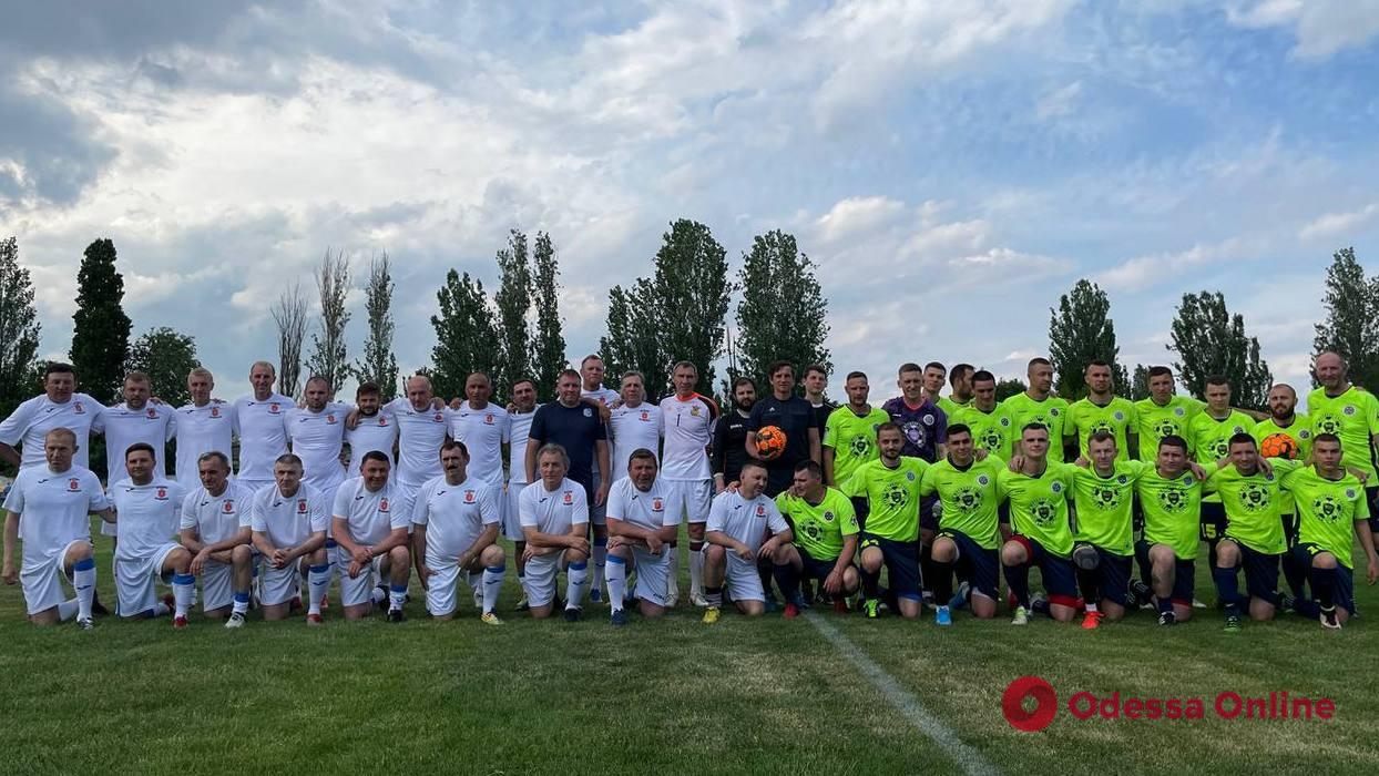 Ветераны «Черноморца» сыграли товарищеский матч с командой Нацгвардии (видео)