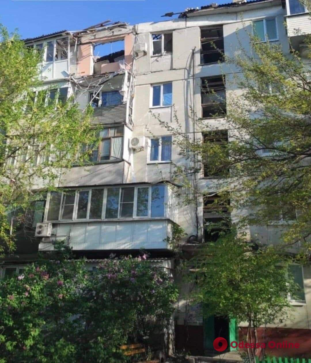 За сутки российские оккупанты более 20 раз обстреляли жилые районы Луганской области