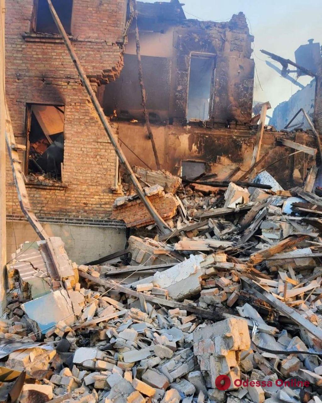 В Луганской области рашисты скинули бомбу на школу и дом культуры: могли погибнуть 60 человек