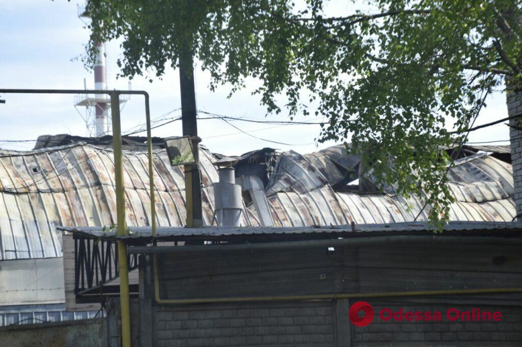 Разрушено почти все: мебельный цех в Одессе, в который прилетели российские ракеты (фото)