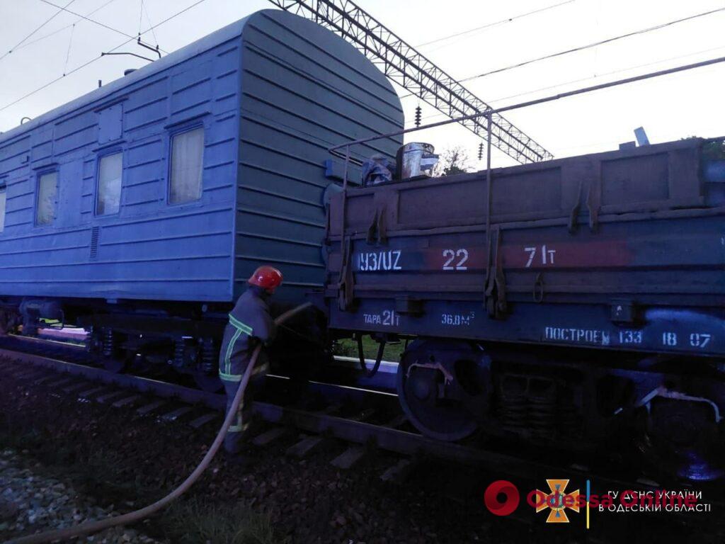 В Одесской области горела платформа с дровами на железнодорожной станции