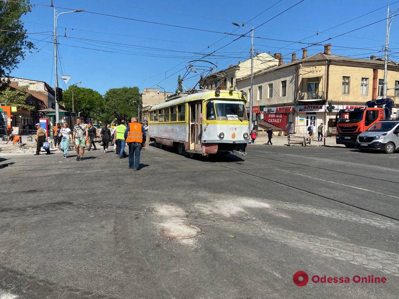 На перекрестке Преображенской и Пантелеймоновской запустили тестовый трамвай по маршруту №28