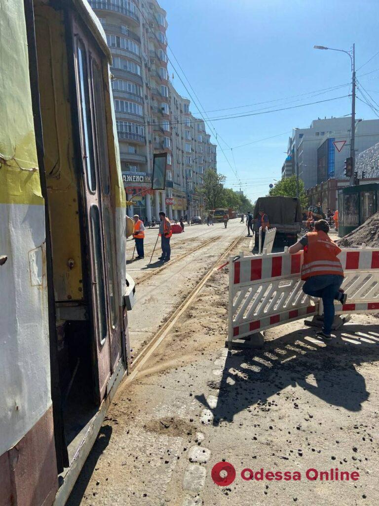 На перекрестке Преображенской и Пантелеймоновской запустили тестовый трамвай по маршруту №28