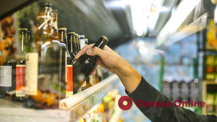 В Одессе и области продажу всех видов алкоголя разрешили с 9:00 до 20:00