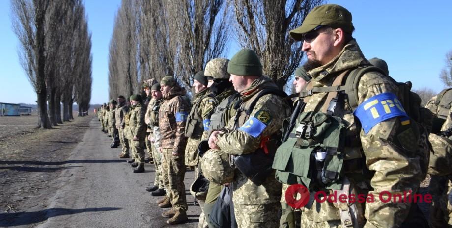 Зеленский разрешил направлять бойцов теробороны в районы боевых действий
