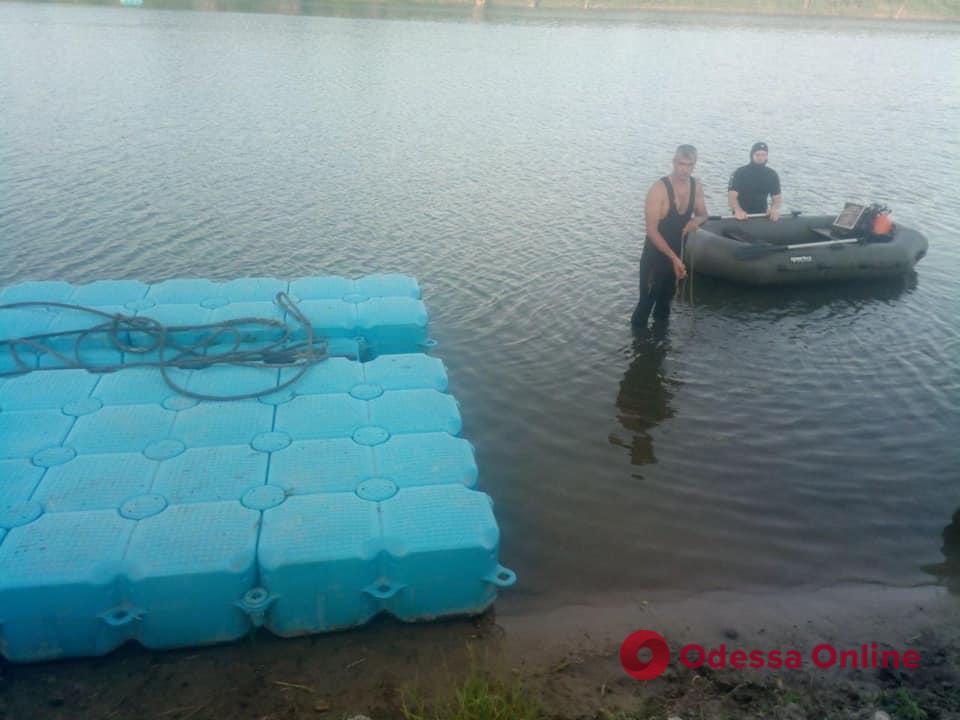 В Кировоградской области автомобиль с пятью людьми утонул в пруду: погибли две женщины и ребенок