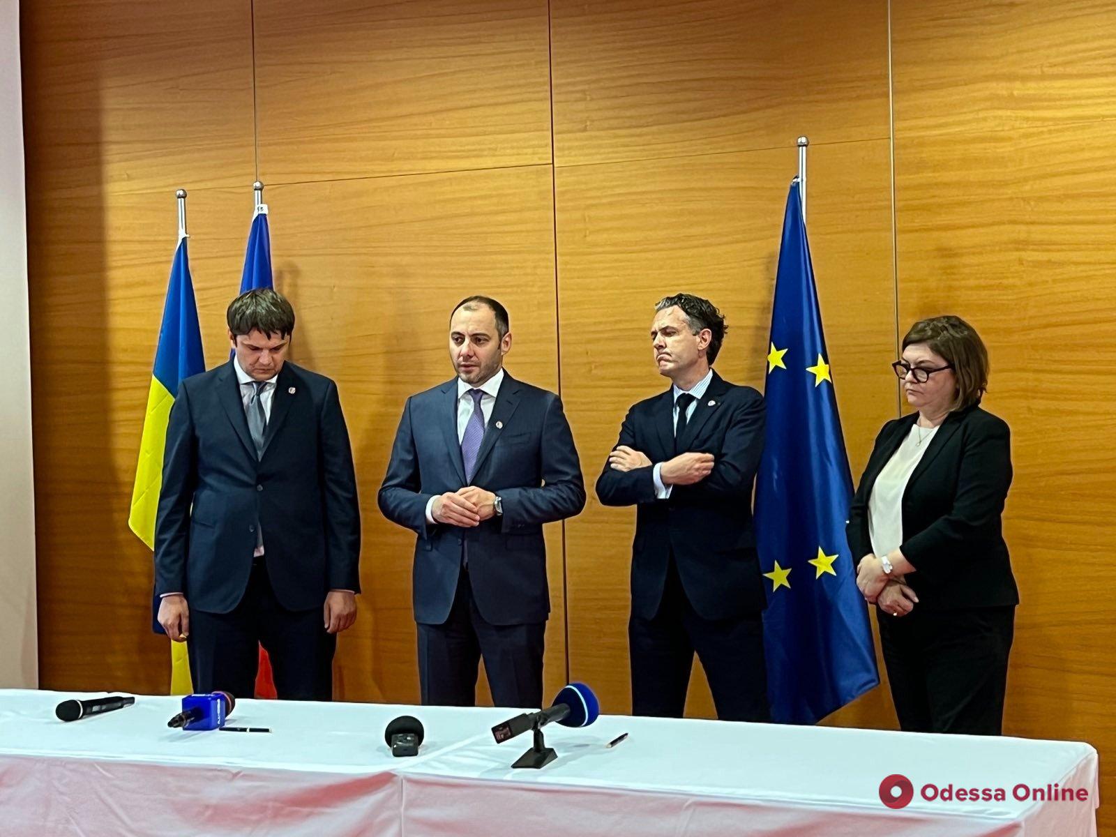 Украина подписала «транспортный безвиз» с ЕС