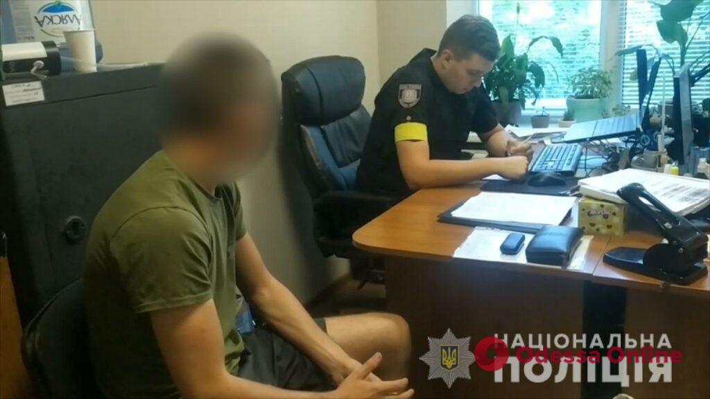 Делали «инвалидами»: в Одессе полицейские задержали организаторов незаконной переправки уклонистов за границу