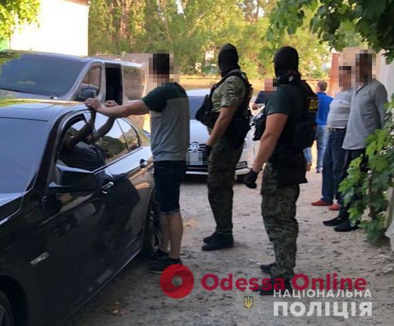 Одесские правоохранители задержали организаторов незаконной переправки уклонистов за границу