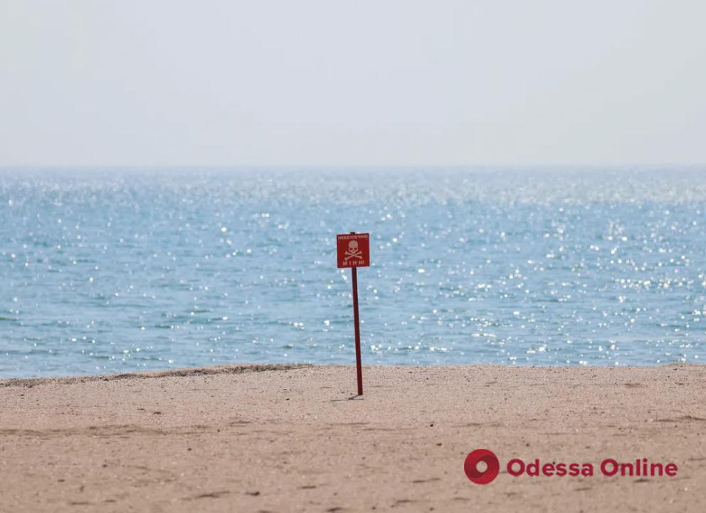 На пляжі під Одесою чоловік підірвався на невідомому пристрої: йому відірвало голову