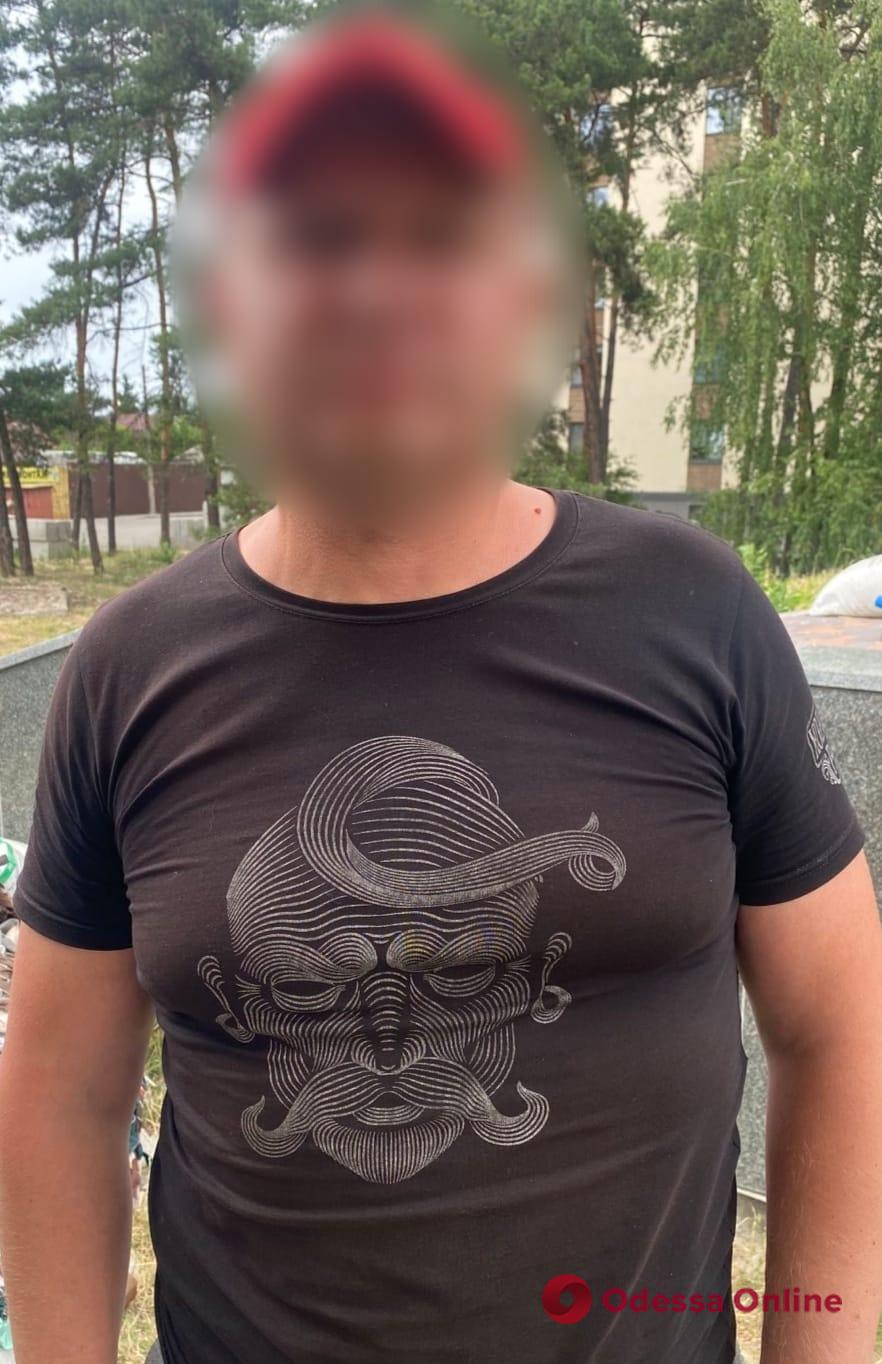В Киевской области задержали любителя «русского мира» в украинской патриотической футболке