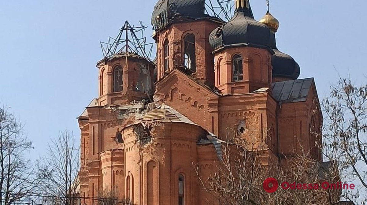 За три месяца войны рашисты уничтожили полсотни храмов в Донецкой области