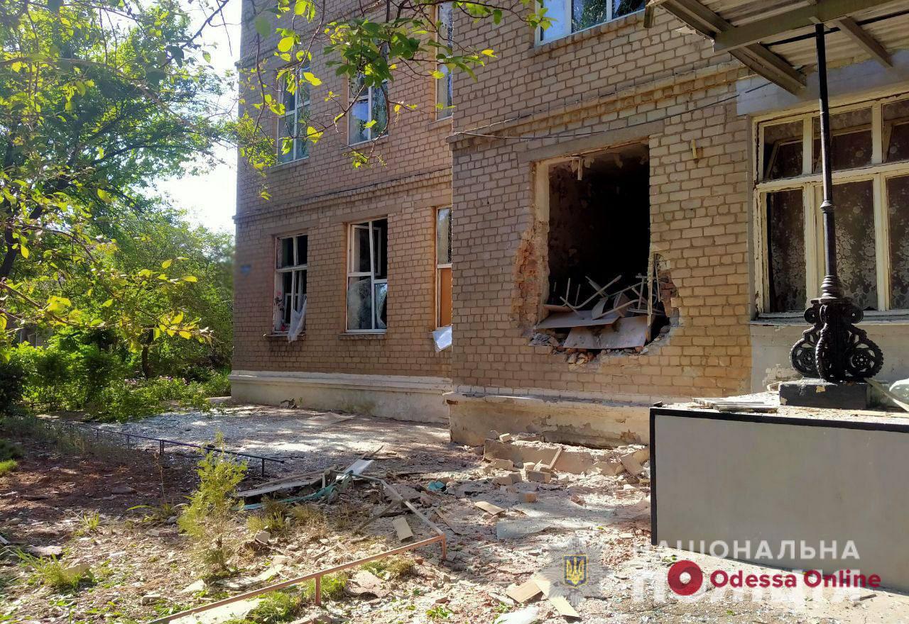 Донецкая область: за сутки враг уничтожил более 30 жилых домов, общежитие, школу и детский сад