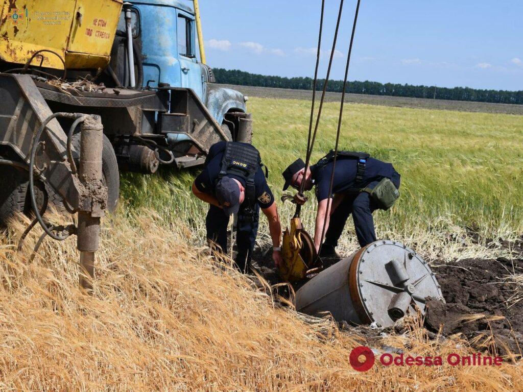 В Николаевской области спасатели изъяли обломки противокорабельной ракеты (фото)