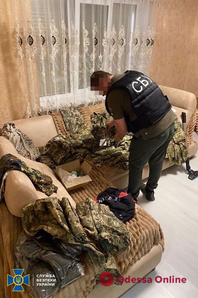 В Черкасской области мужчина продавал военное снаряжение, предназначенное для ВСУ