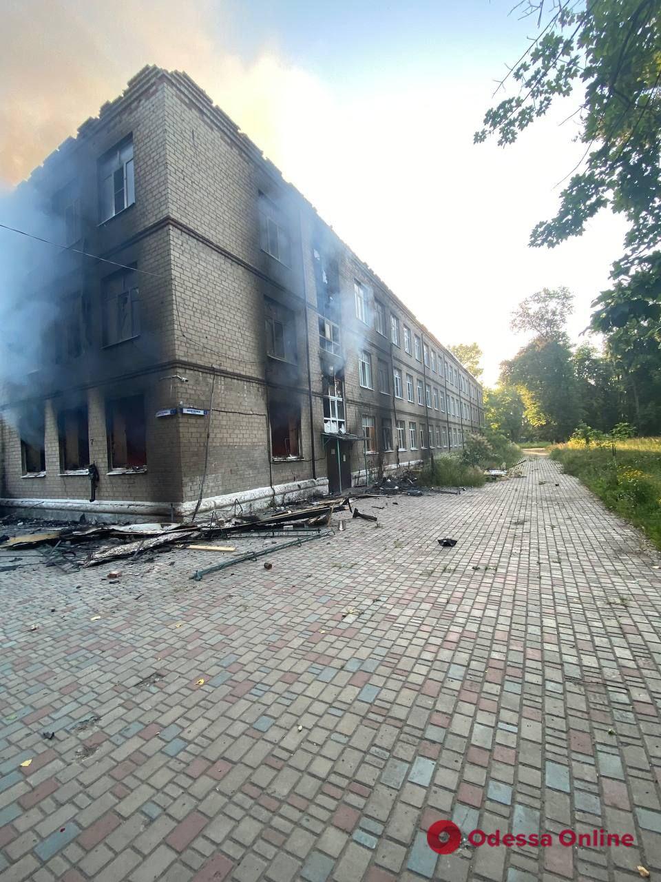 Обстреляли «Градами»: в Авдеевке оккупанты уничтожили уже третью школу