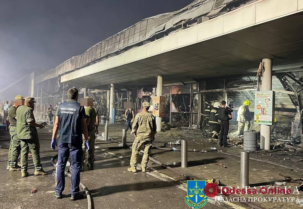 Прокуратура проверит действия руководителей торгового центра в Кременчуге, не обеспечивших эвакуацию во время ракетного удара