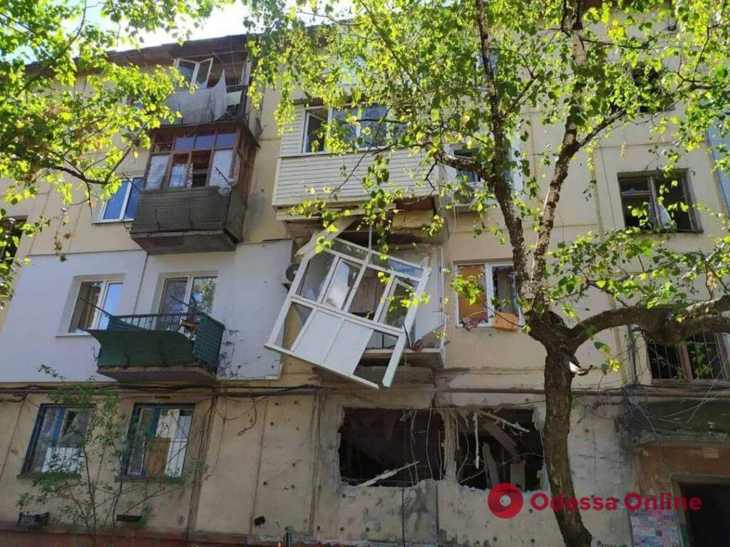 Рашисти обстрілюють Лисичанськ: зруйновано відділ поліції, пошкоджено НПЗ
