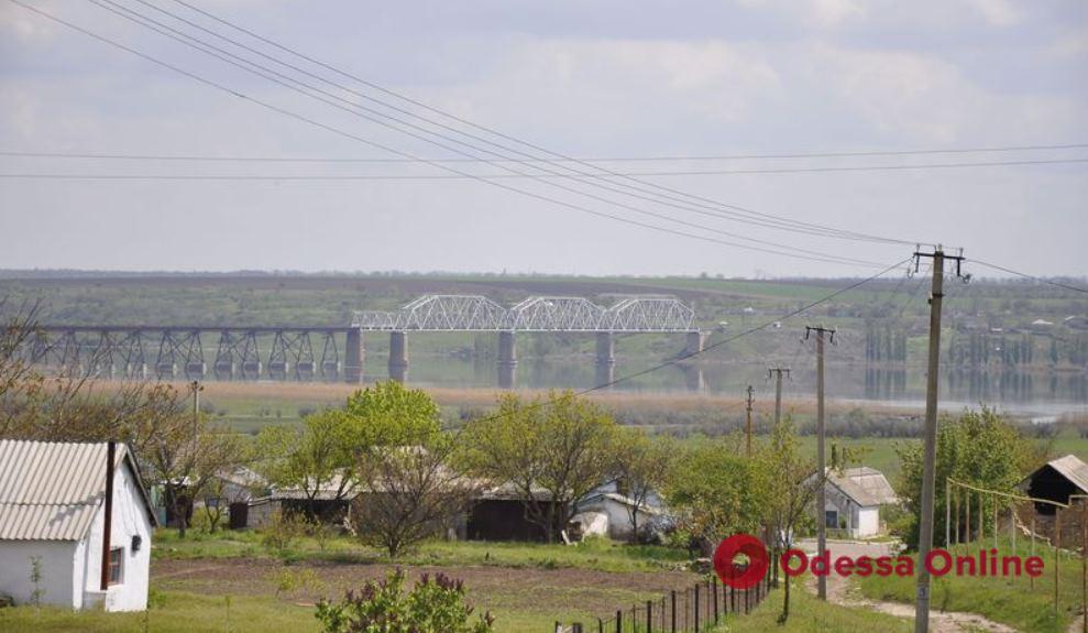 Ракетный обстрел Николаевской области: оккупанты атаковали разрушенный железнодорожный мост