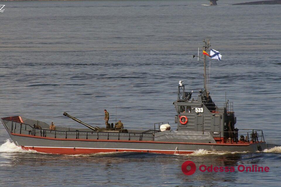 Возле Мариуполя российская «Акула» подорвалась на мине