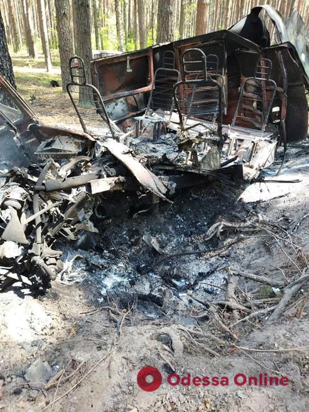 В Житомирской области автомобиль лесников подорвался на мине: погибли двое людей