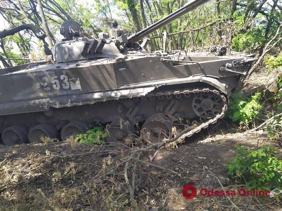 Украинские воины завоевали в бою новейшую российскую БМП-3 с боекомплектом