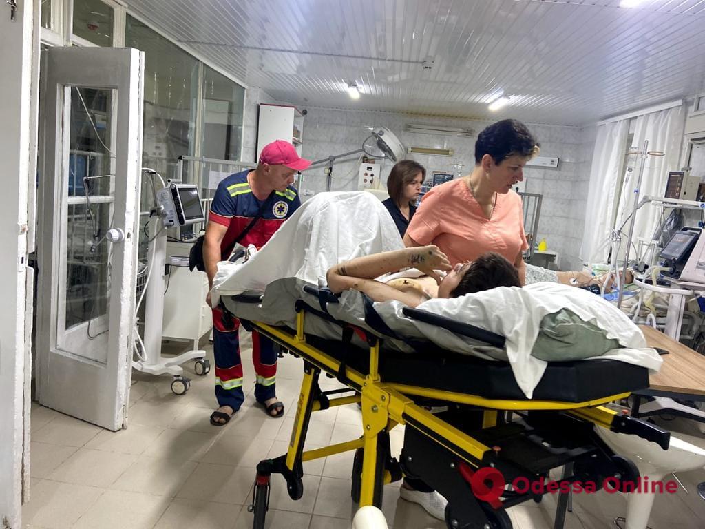 Двох дітей, які постраждали під час ракетного обстрілу Сергіївки, відправлять на лікування за кордон