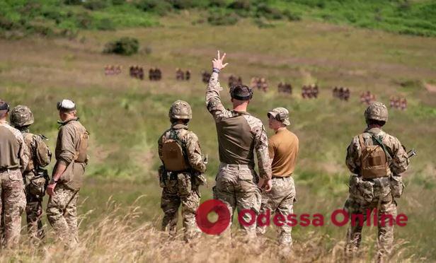 В Великобританию на новую программу обучения прибыла первая группа украинских военных