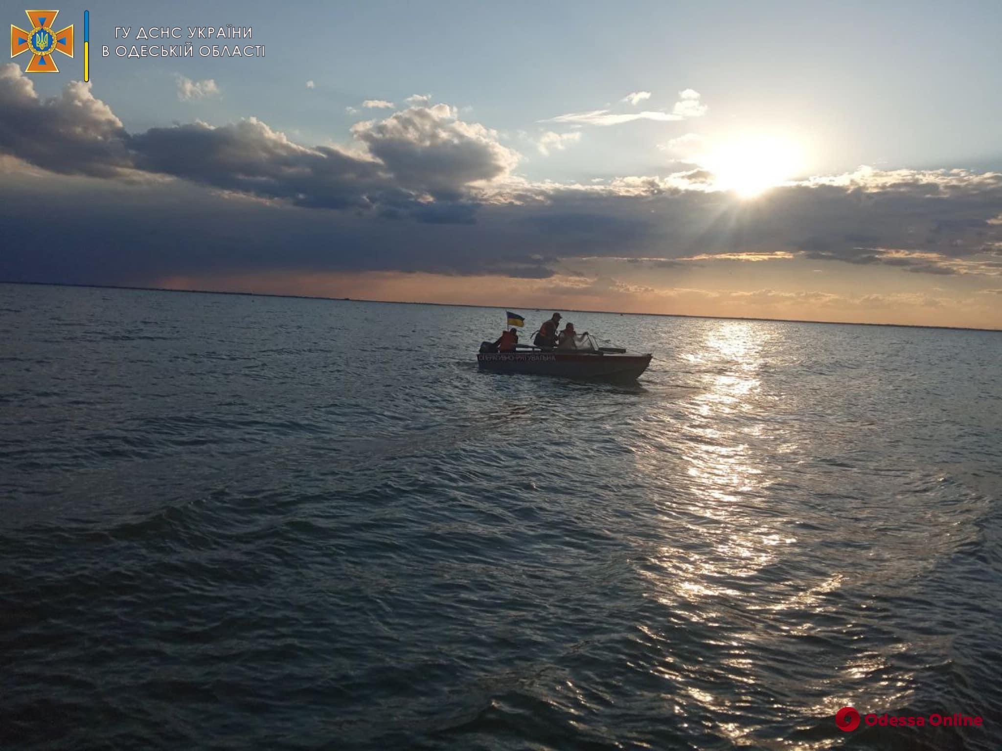 В Одесской области спасатели продолжают поиски пропавшего на озере мужчины
