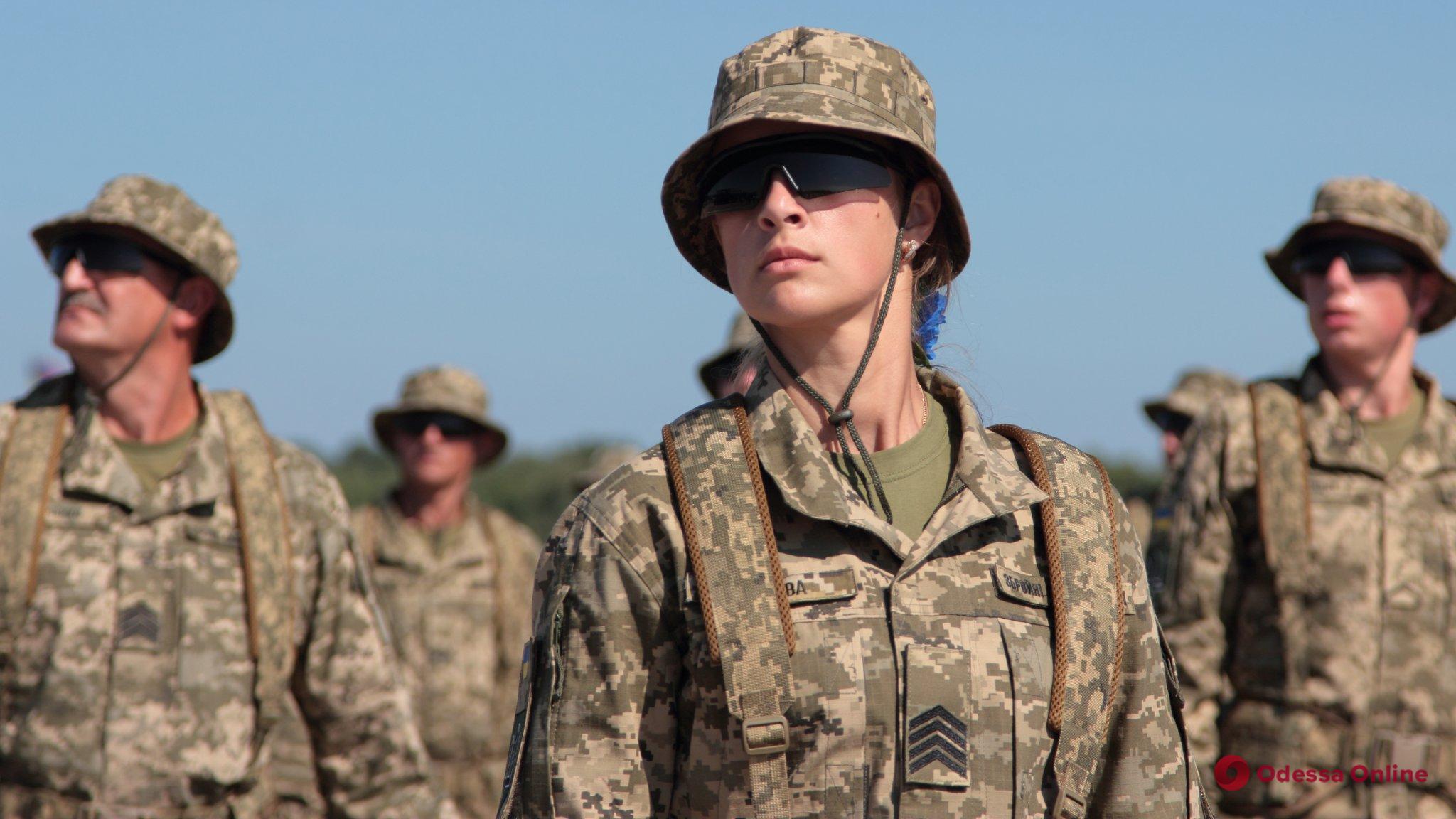Генштаб: жінок на військовий облік в Україні братимуть лише за їхньою згодою