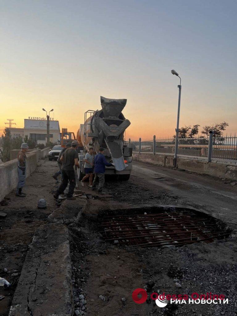 Окупанти почали нашвидкуруч ремонтувати міст на Каховській ГЕС