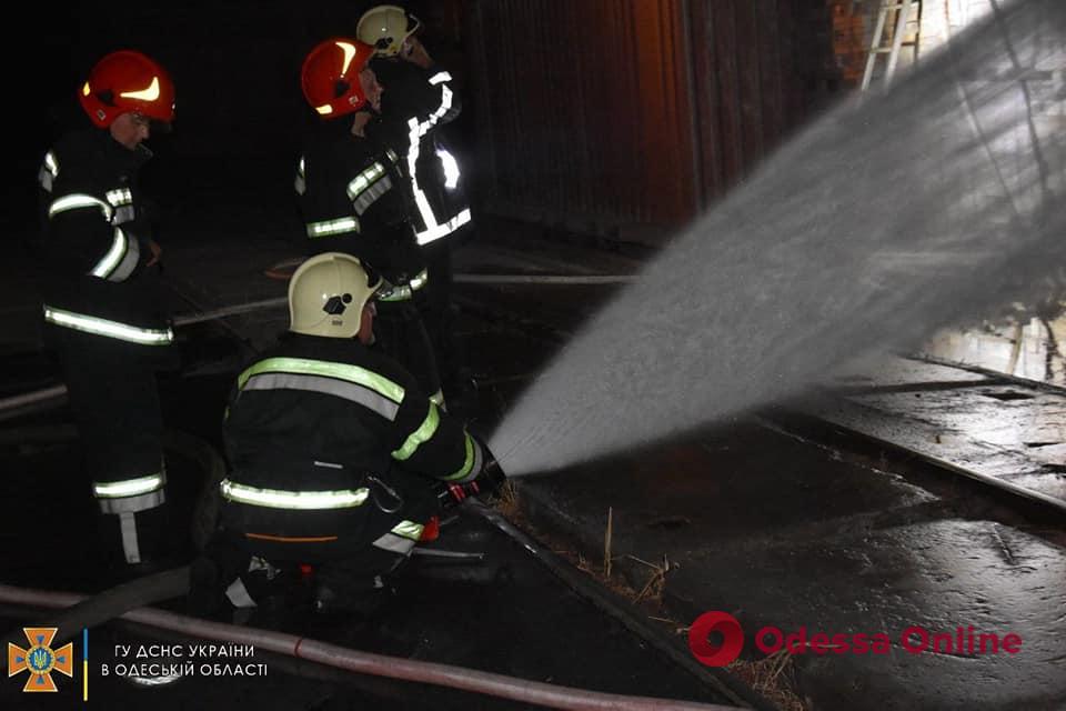 Ночной пожар в Одесском порту: горела древесина