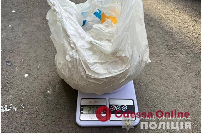 В Одессе задержали мужчину с двумя килограммами амфетамина