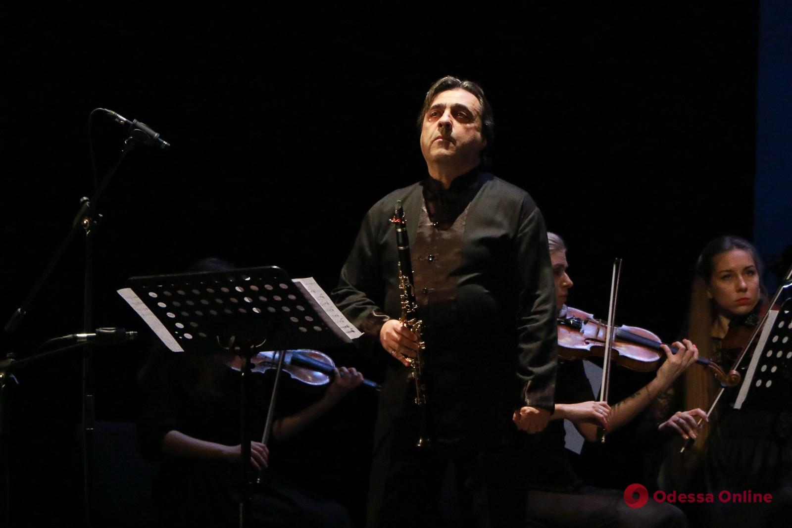 В Одессе с благотворительным концертом выступил известный кларнетист
