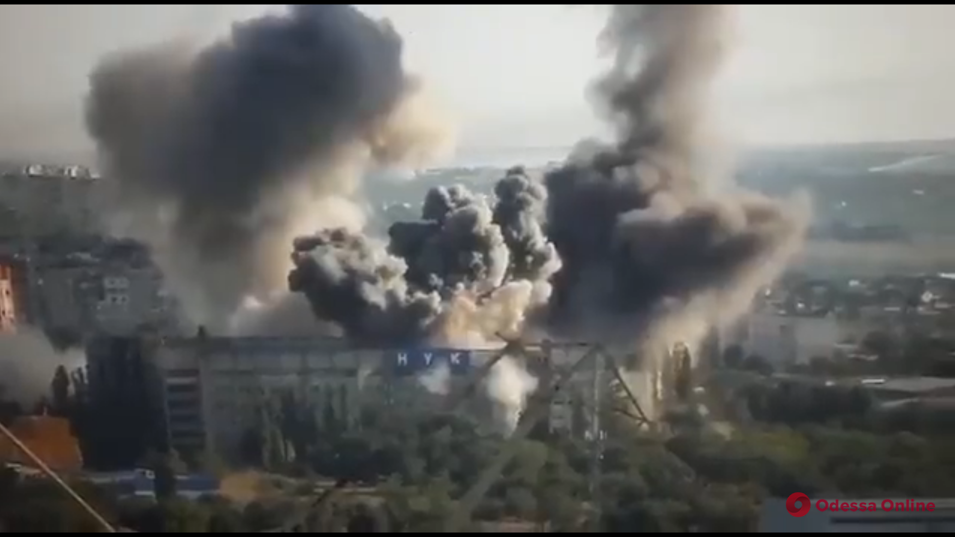 Окупанти завдали ракетних ударів по двох університетах у Миколаєві (відео)