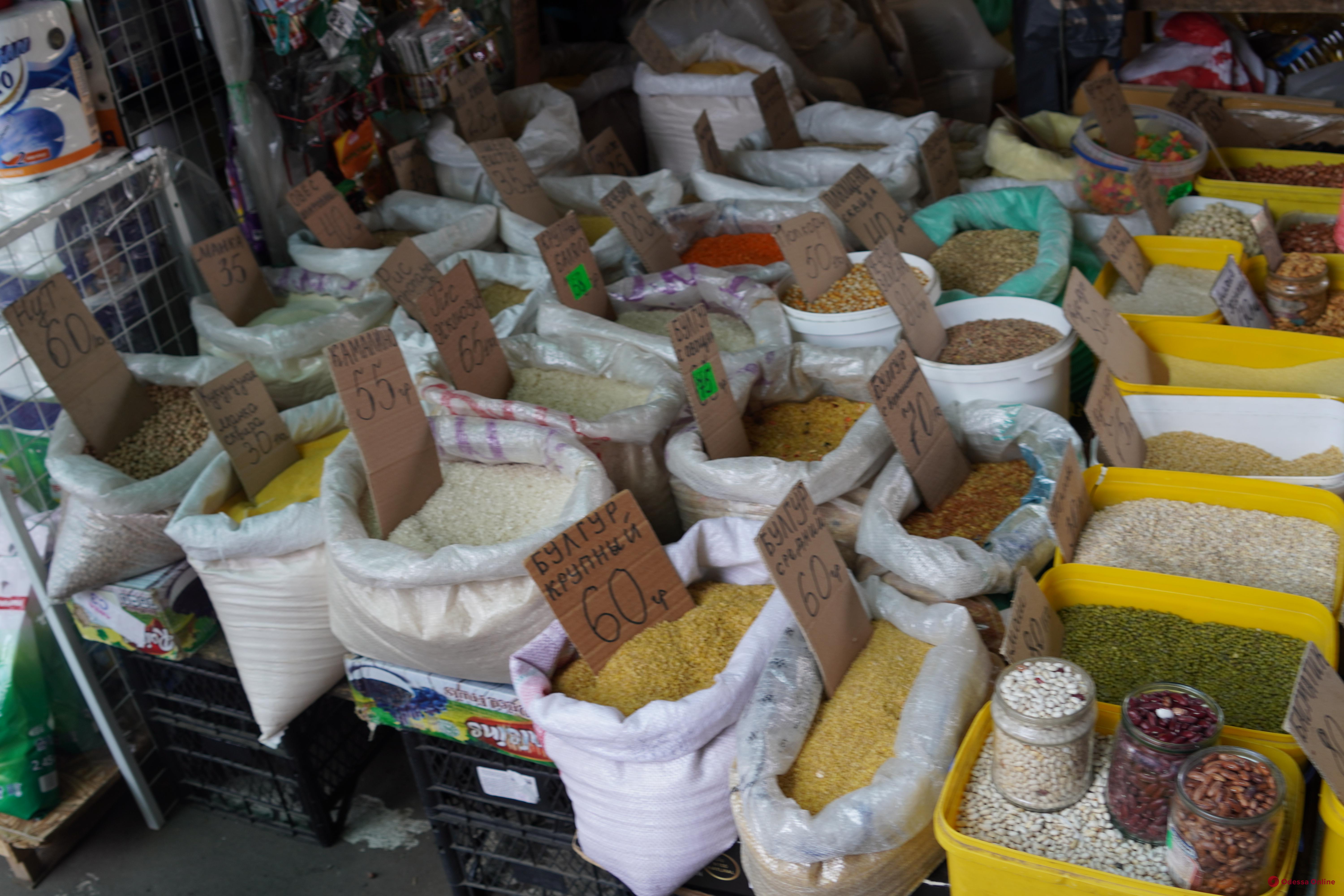 Диня, кукурудза та сир: суботні ціни на одеському «Привозі»